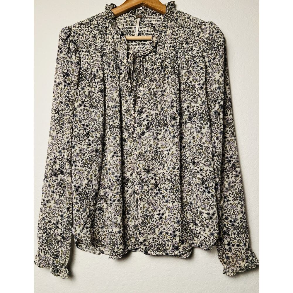 Free People Ditsy Floral Smocked Blouse Sz S Ruffle Tie Neck Boho Office Chic - Picture 11 of 12